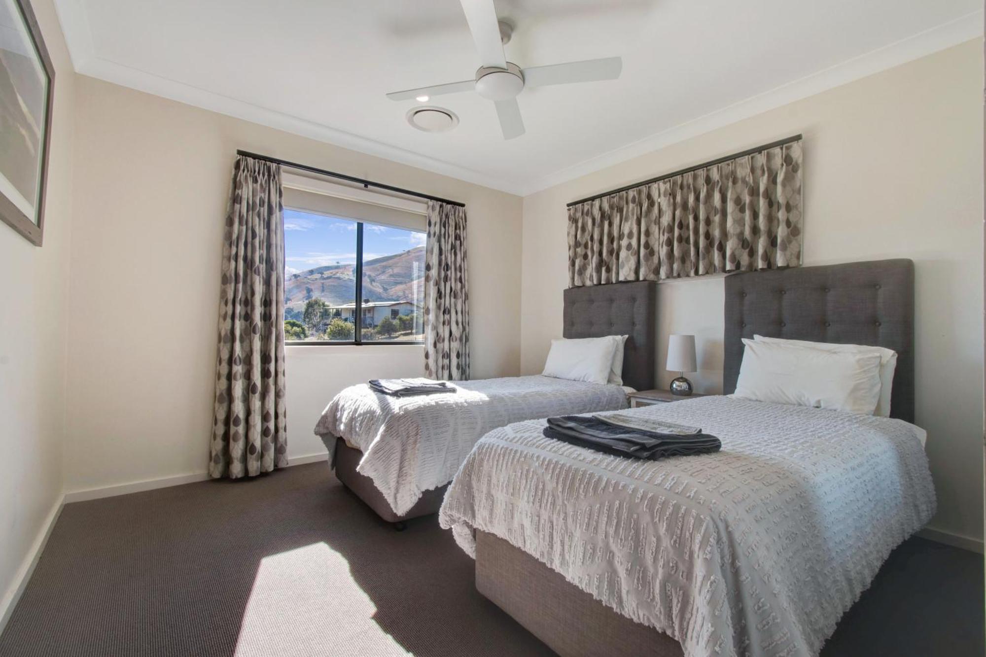 Elm Cottage Tumut Bagian luar foto