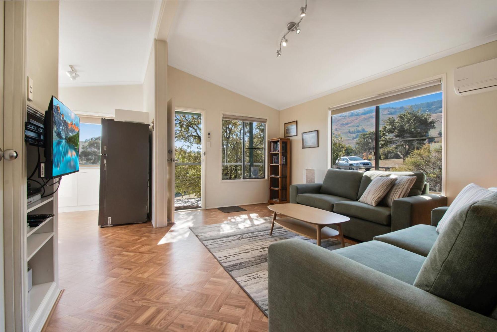 Elm Cottage Tumut Bagian luar foto
