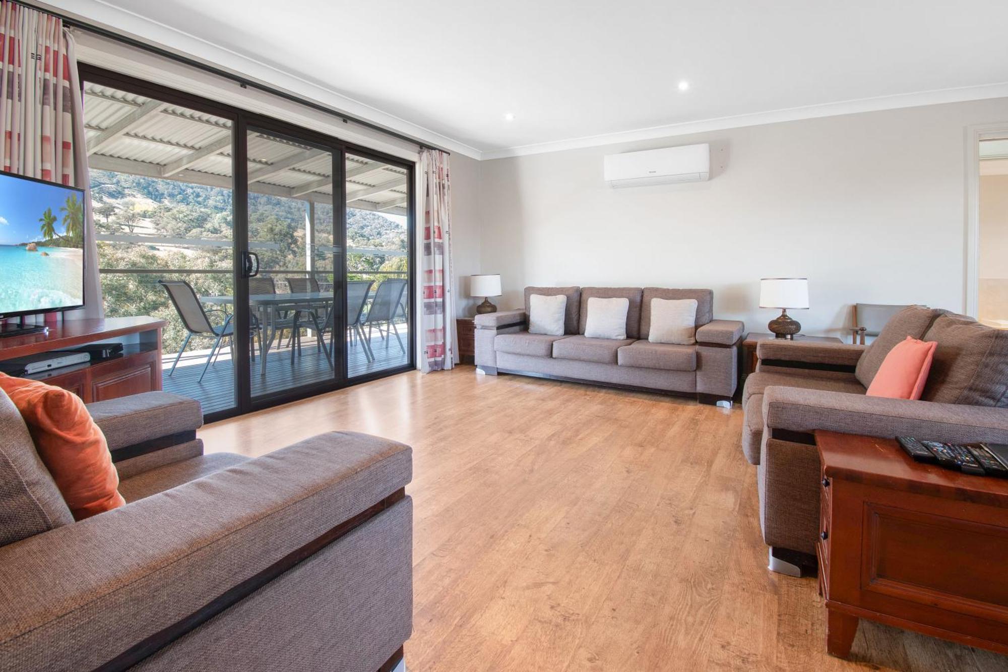 Elm Cottage Tumut Bagian luar foto