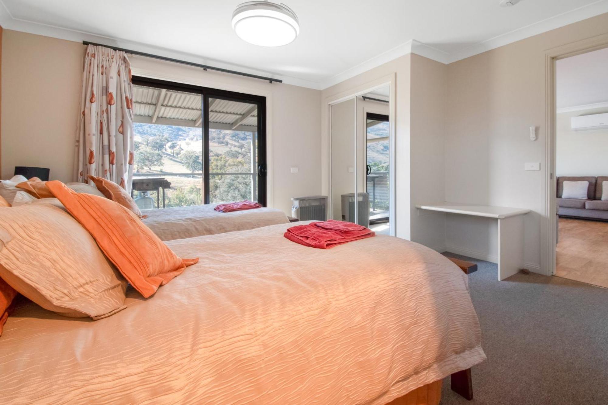 Elm Cottage Tumut Bagian luar foto